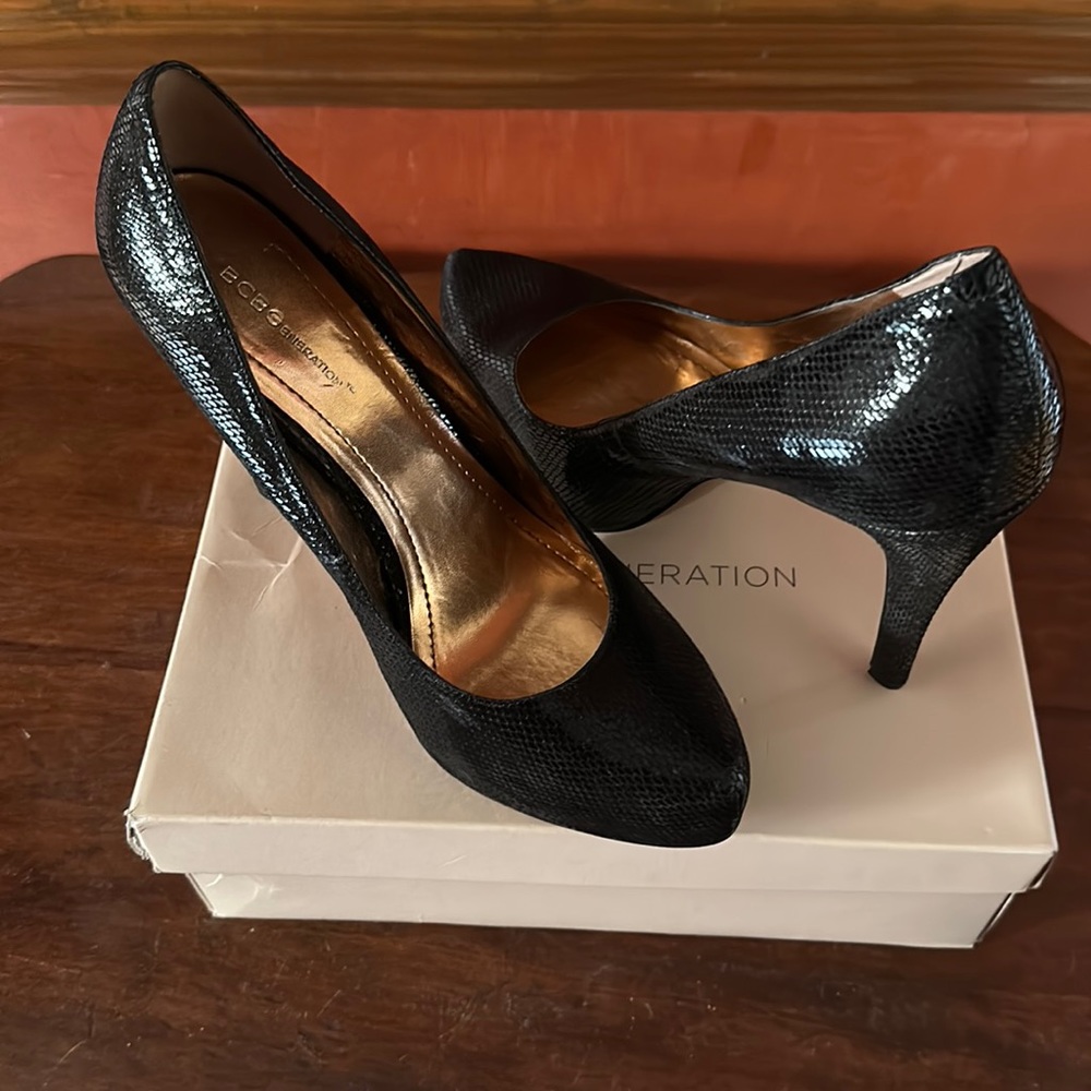 BCBGeneration Black Pumps!